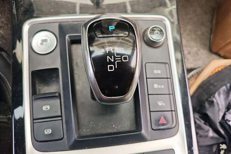 Used BYD Qin New Energy 2019 High-Range Deluxe Model Gear Lever