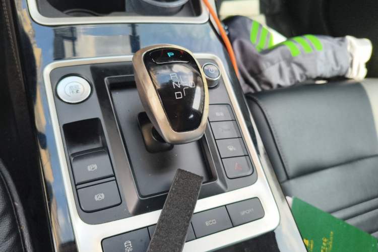 Used BYD Qin New Energy 2019 Travel Edition Gear Lever