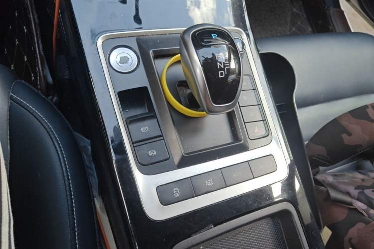 Used BYD Qin New Energy 2019 High-Range Deluxe Model Gear Lever