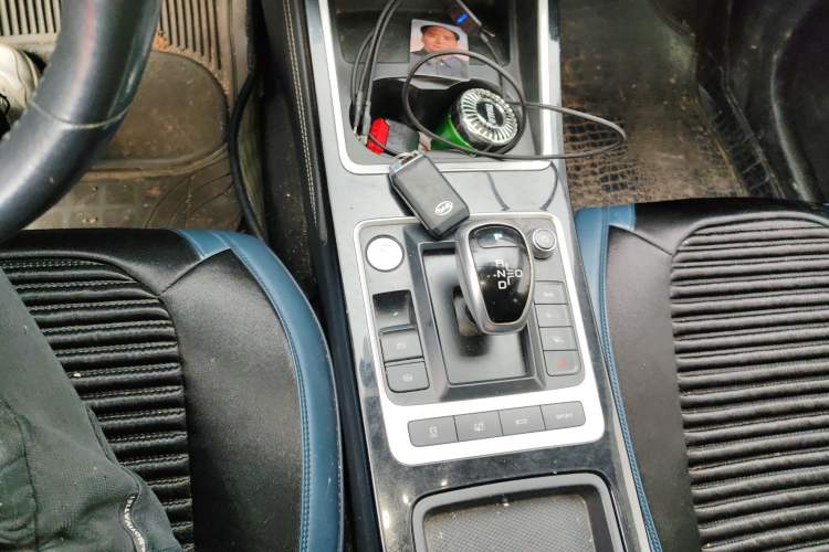 Used BYD Qin New Energy 2019 High-Range Luxury Model Gear Lever