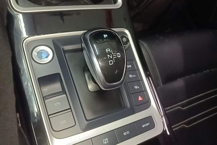 Used BYD Qin New Energy 2019 High-Range Luxury Model Gear Lever