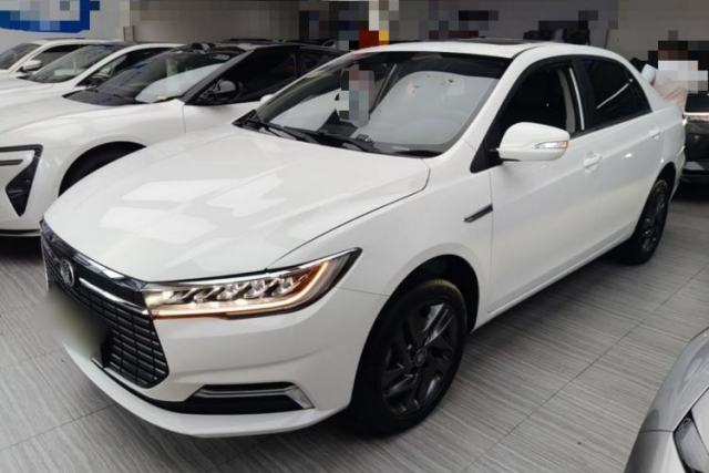 Ojetý BYD Qin New Energy 2019 High-Range Luxury Model