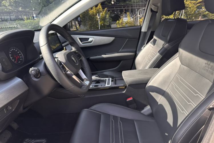 Used BYD Qin New Energy 2019 High-Range Luxury Model Interior 2