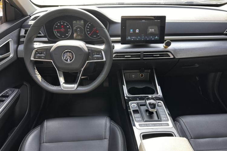 Used BYD Qin New Energy 2019 High-Range Luxury Model Interior 5