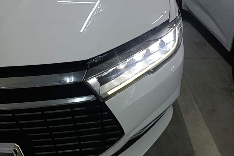 Used BYD Qin New Energy 2019 High-Range Luxury Model Left Front Headlight