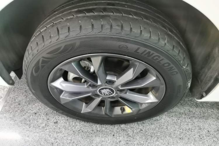 Used BYD Qin New Energy 2019 Standard Edition for Travel Left Front Wheel Hub