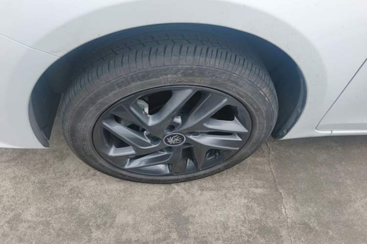 Used BYD Qin New Energy 2019 High-Range Deluxe Model Left Front Wheel Hub