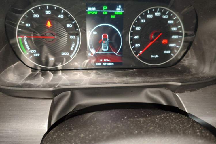 Used BYD Qin New Energy 2019 High-Range Luxury Model Odometer Close Up
