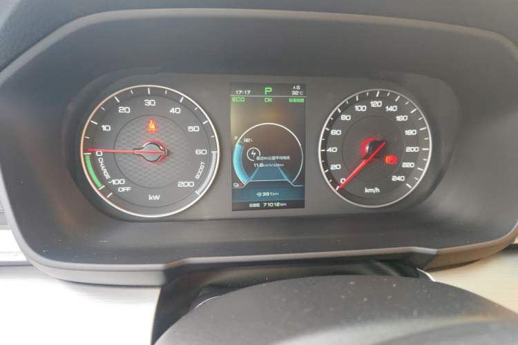 Used BYD Qin New Energy 2019 High-Range Luxury Model Odometer Close Up
