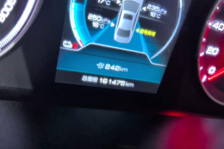 Used BYD Qin New Energy 2019 High-Range Luxury Model Odometer Close Up