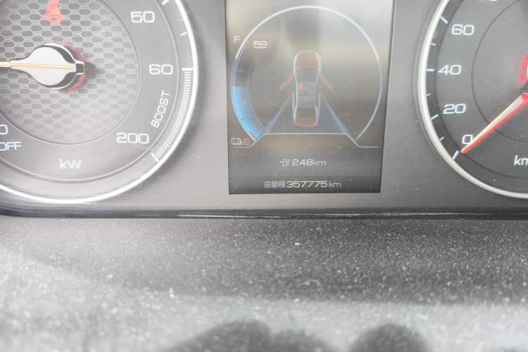 Used BYD Qin New Energy 2019 High-Range Luxury Model Odometer Close Up