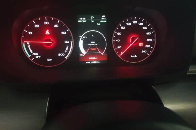 Used BYD Qin New Energy 2019 High-Range Luxury Model Odometer Close Up