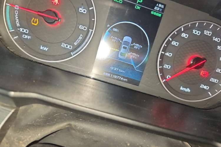 Used BYD Qin New Energy 2019 High-Range Luxury Model Odometer Close Up