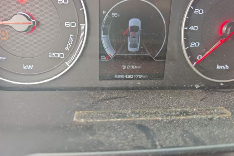 Used BYD Qin New Energy 2019 High-Range Luxury Model Odometer Close Up