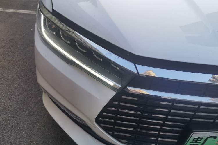 Used BYD Qin New Energy 2019 Travel Edition Right Front Headlight