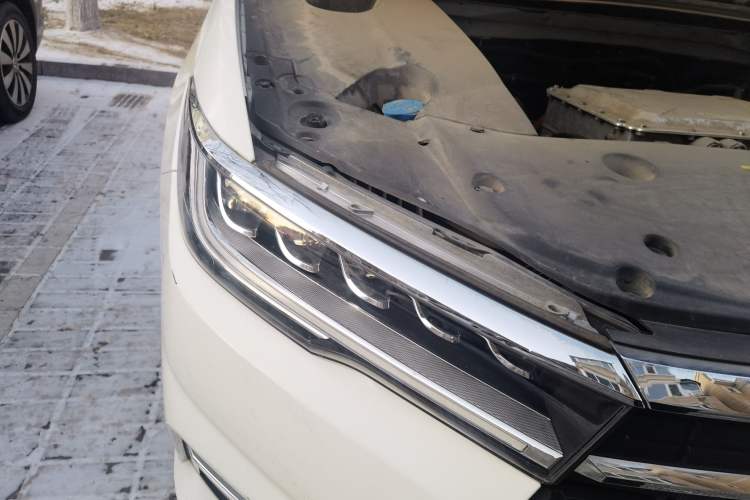 Used BYD Qin New Energy 2019 High-Range Deluxe Model Right Front Headlight