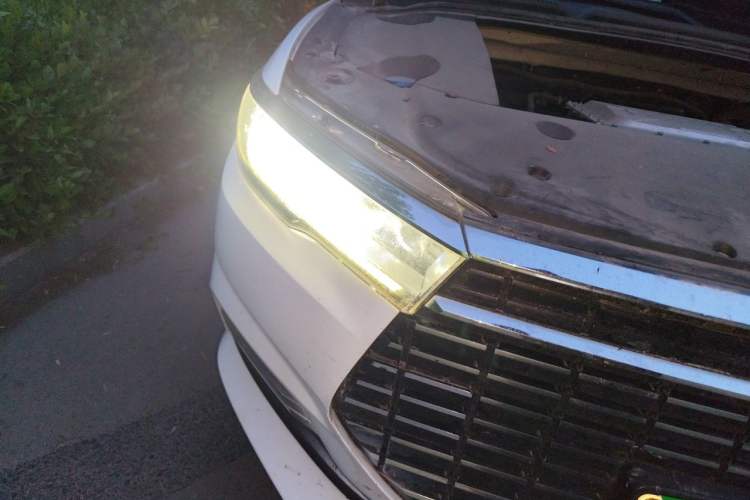 Used BYD Qin New Energy 2019 High-Range Luxury Model Right Front Headlight