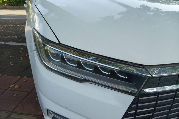 Used BYD Qin New Energy 2019 High-Range Luxury Model Right Front Headlight