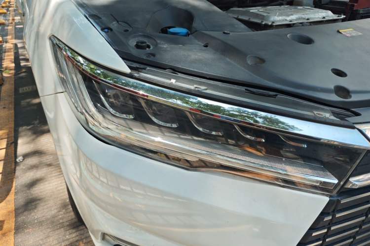 Used BYD Qin New Energy 2019 Travel Edition Right Front Headlight