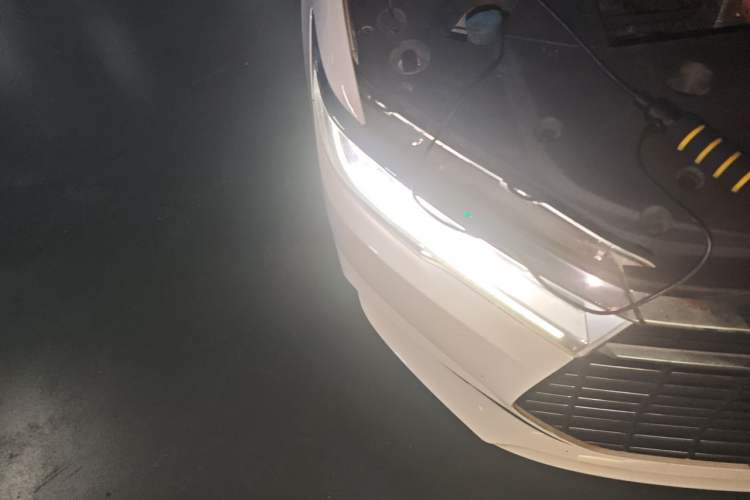Used BYD Qin New Energy 2019 High-Range Luxury Model Right Front Headlight