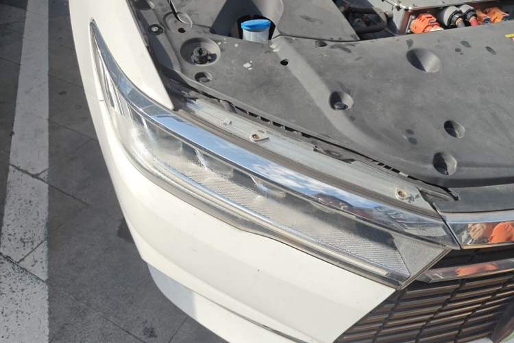 Used BYD Qin New Energy 2019 High-Range Deluxe Model Right Front Headlight