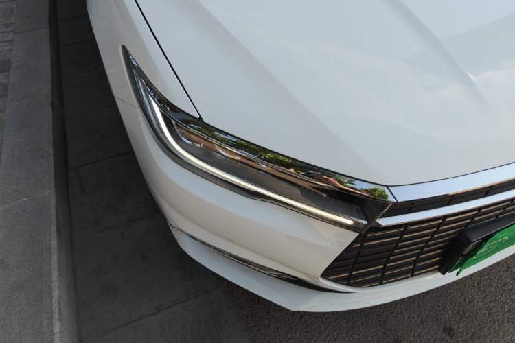 Used BYD Qin New Energy 2019 High-Range Luxury Model Right Front Headlight