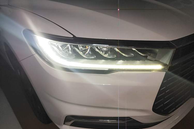 Used BYD Qin New Energy 2019 Travel Edition Right Front Headlight