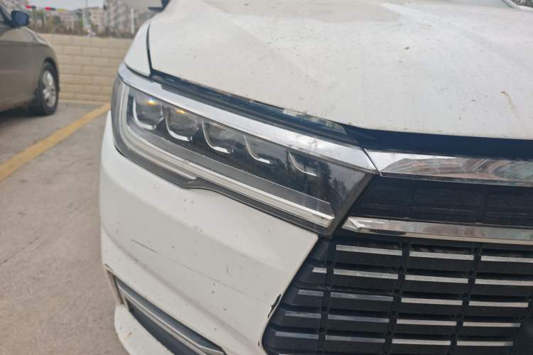 Used BYD Qin New Energy 2019 Travel Edition Right Front Headlight