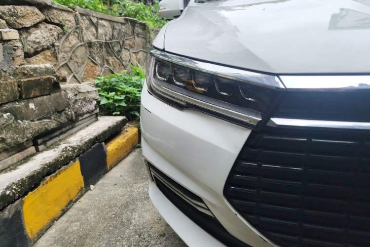 Used BYD Qin New Energy 2019 Travel Edition Right Front Headlight