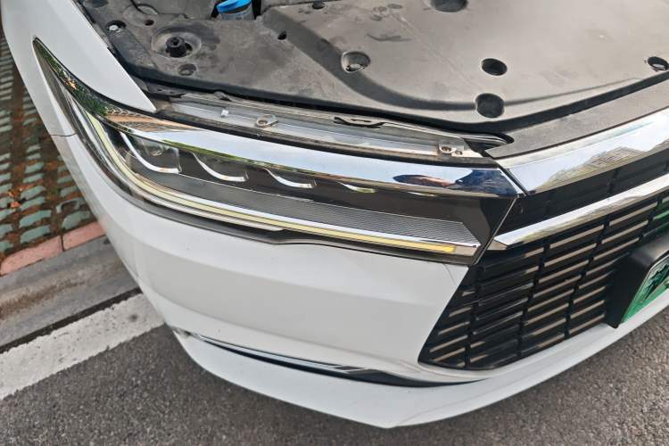 Used BYD Qin New Energy 2019 High-Range Deluxe Model Right Front Headlight