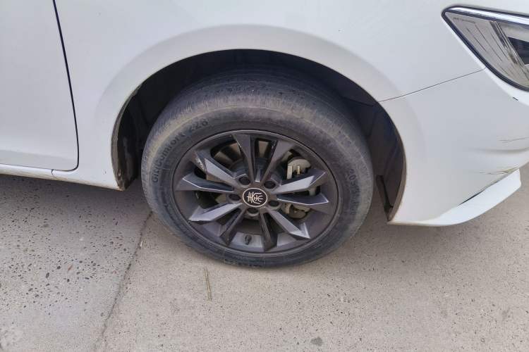 Used BYD Qin New Energy 2019 Standard Edition for Travel Right Front Wheel Hub