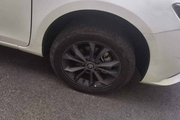Used BYD Qin New Energy 2019 Travel Edition Right Front Wheel Hub