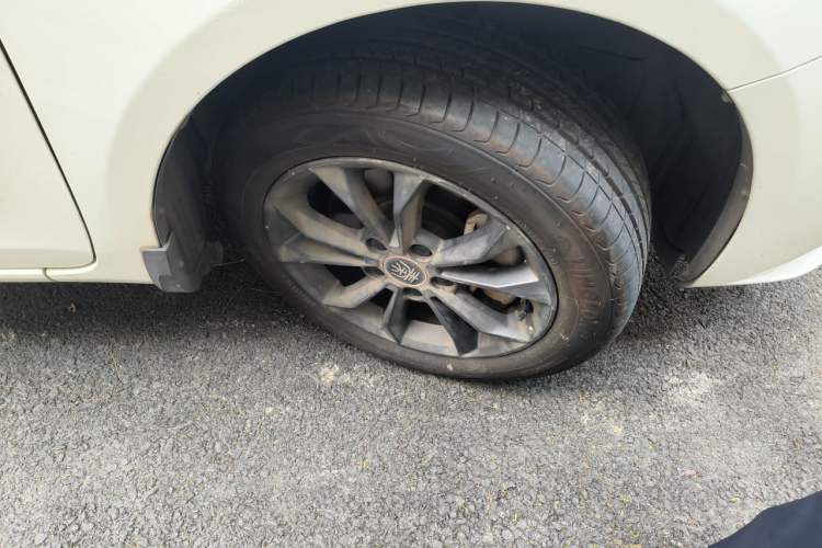 Used BYD Qin New Energy 2019 Travel Edition Right Front Wheel Hub