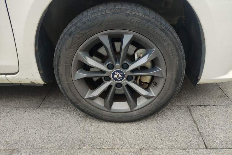 Used BYD Qin New Energy 2019 Travel Edition Right Front Wheel Hub