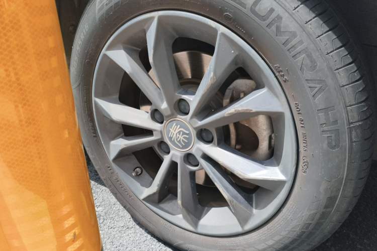 Used BYD Qin New Energy 2019 Travel Edition Right Front Wheel Hub
