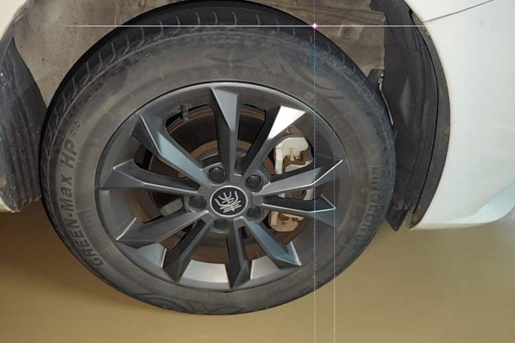 Used BYD Qin New Energy 2019 Travel Edition Right Front Wheel Hub