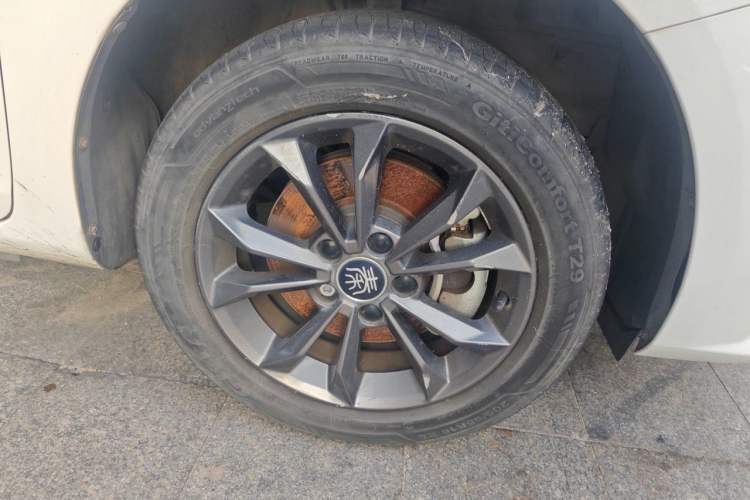 Used BYD Qin New Energy 2019 Travel Edition Right Front Wheel Hub
