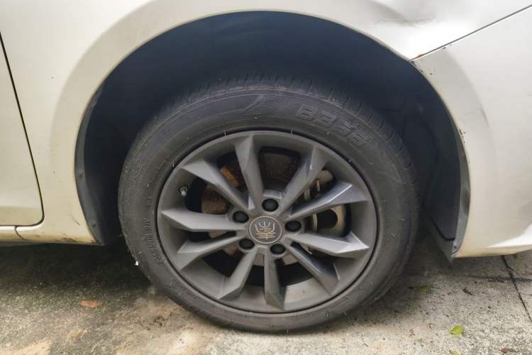 Used BYD Qin New Energy 2019 Travel Edition Right Front Wheel Hub
