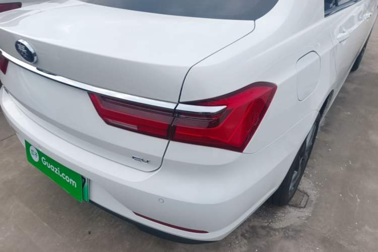 Used BYD Qin New Energy 2019 High-Range Deluxe Model Right Rear Taillight