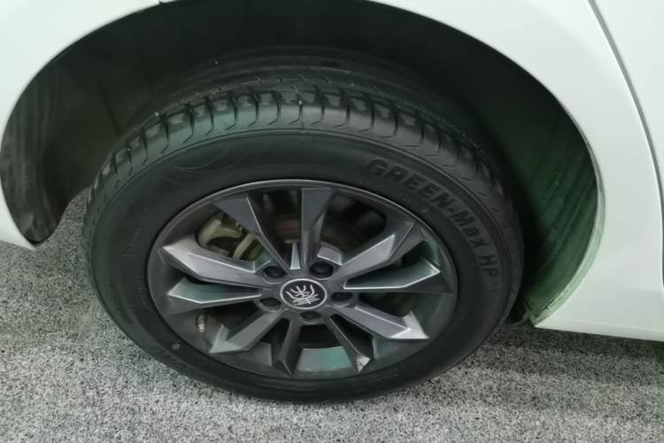 Used BYD Qin New Energy 2019 Standard Edition for Travel Right Rear Wheel Hub