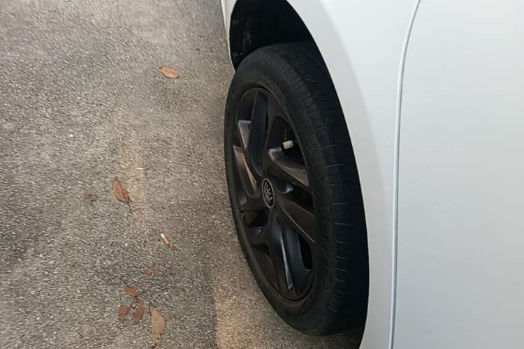 Used BYD Qin New Energy 2019 High-Range Luxury Model Right Rear Wheel Hub