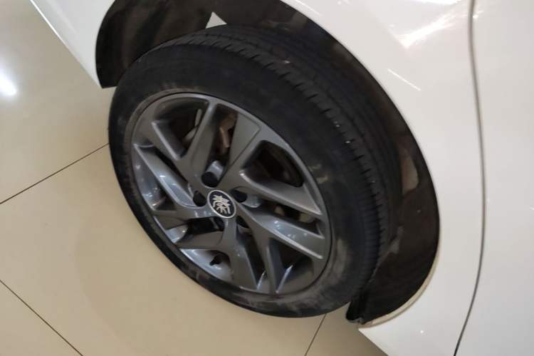 Used BYD Qin New Energy 2019 High-Range Luxury Model Right Rear Wheel Hub