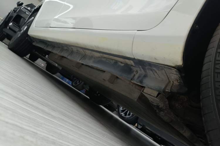 Used BYD Qin New Energy 2019 High-Range Luxury Model Right Side Sill