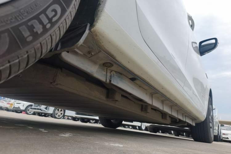 Used BYD Qin New Energy 2019 High-Range Deluxe Model Right Side Sill