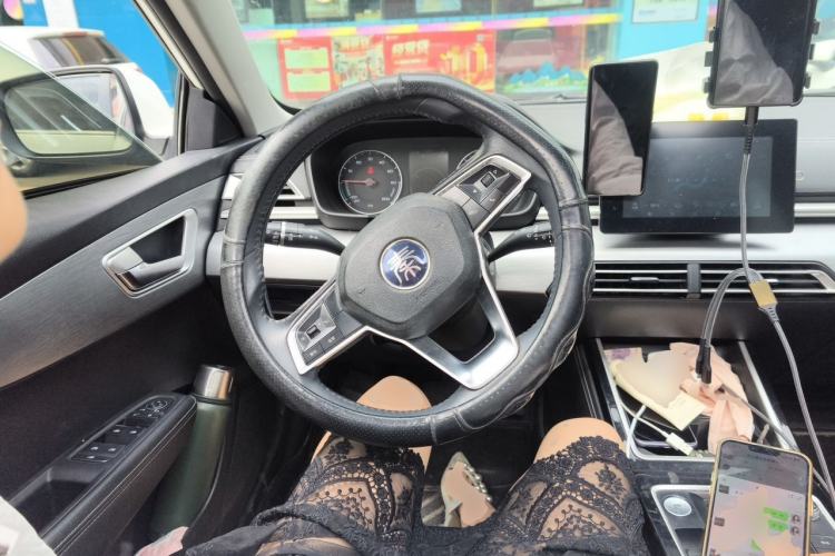 Used BYD Qin New Energy 2019 High-Range Luxury Model Steering Wheel