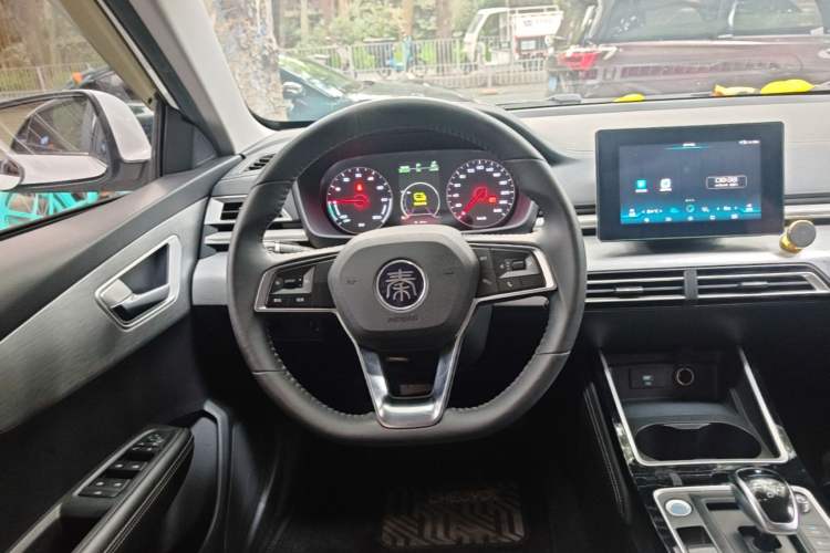 Used BYD Qin New Energy 2019 High-Range Luxury Model Steering Wheel