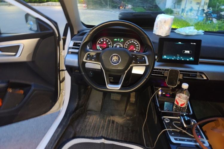 Used BYD Qin New Energy 2019 High-Range Luxury Model Steering Wheel