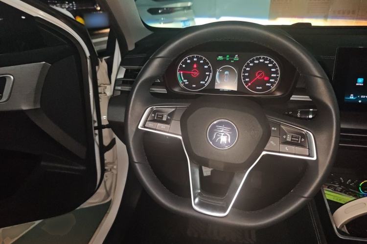 Used BYD Qin New Energy 2019 High-Range Luxury Model Steering Wheel