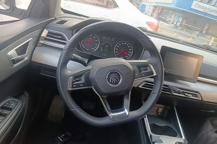 Used BYD Qin New Energy 2019 High-Range Luxury Model Steering Wheel