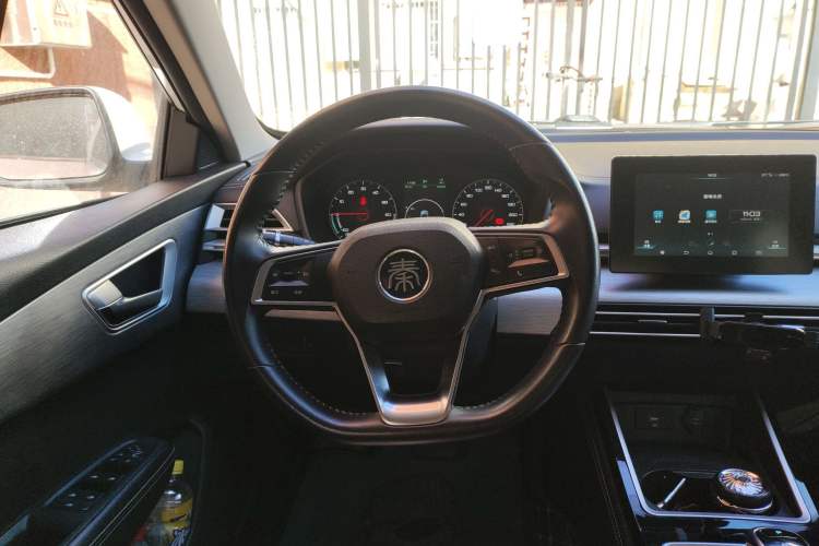 Used BYD Qin New Energy 2019 High-Range Luxury Model Steering Wheel